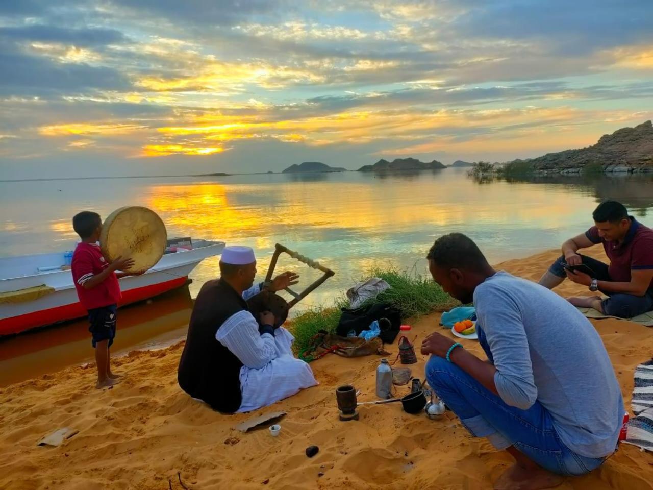 Kabara Nubian House Hotell Abu Simbel Rum bild